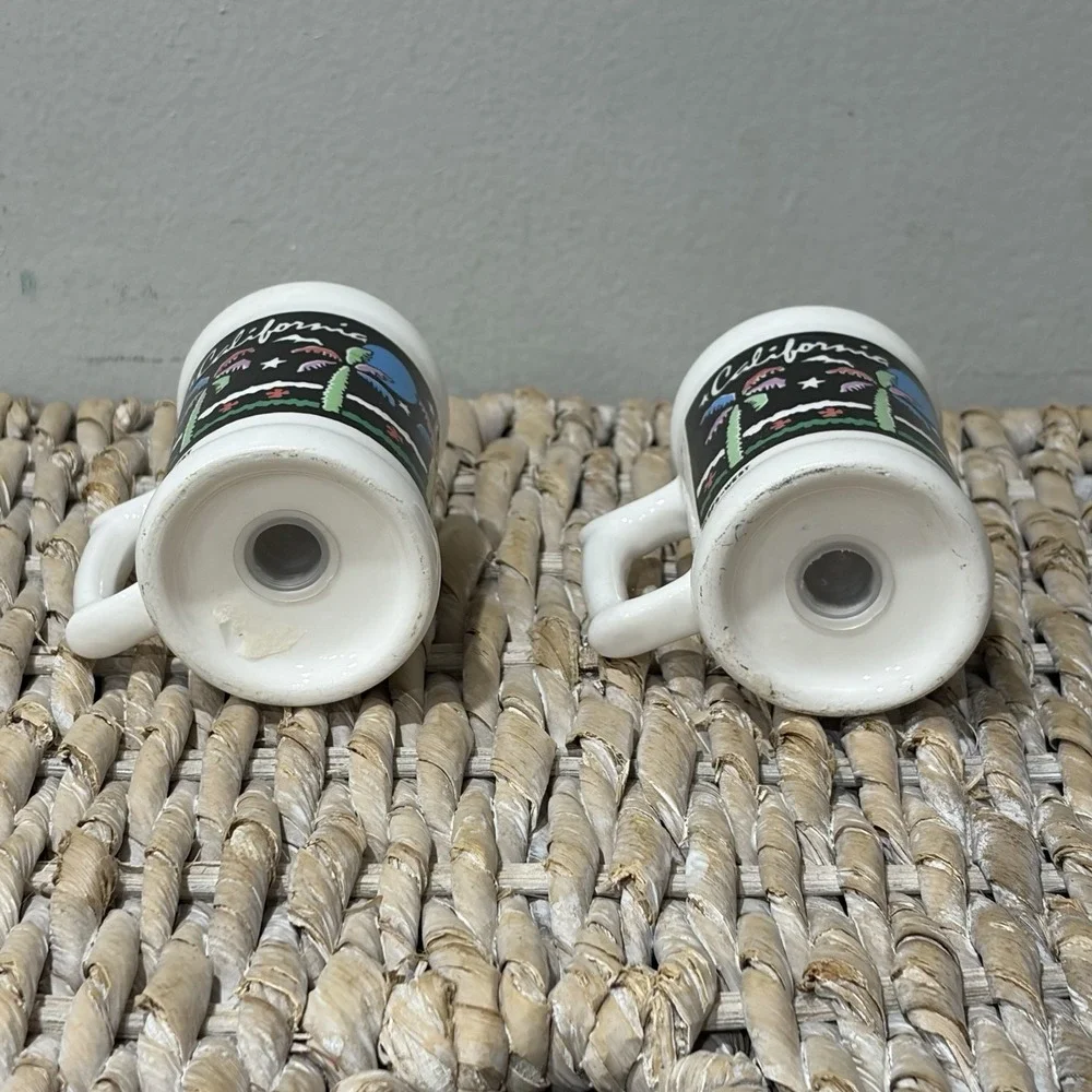 Vintage California DFS West salt and pepper shakers Set Palm Trees‎ 90s Handles